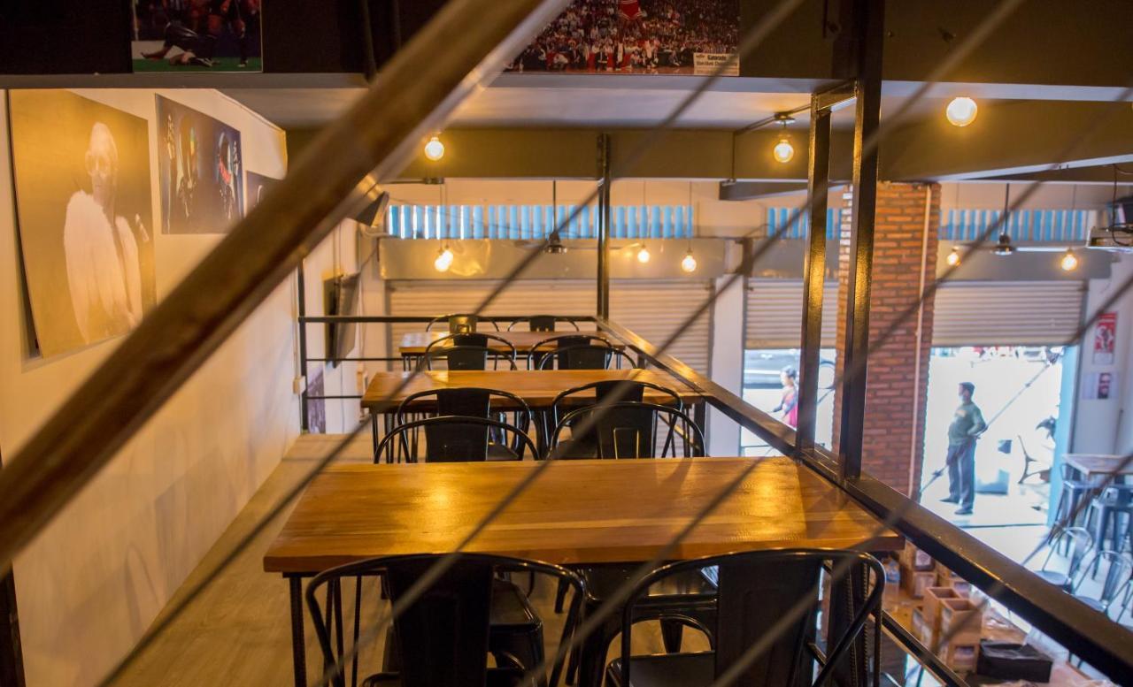 The Big Easy Phnom Penh Hostel Exterior photo